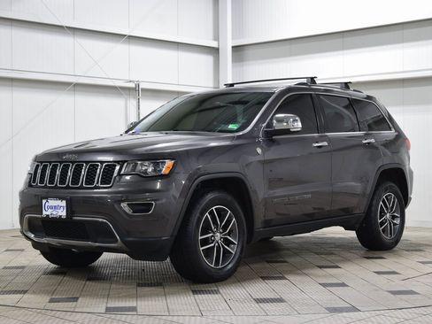 Used 2017 Jeep Grand Cherokee Limited image 3