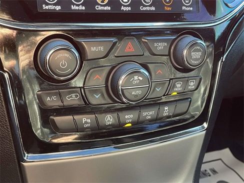 Used 2019 Jeep Grand Cherokee Overland image 28