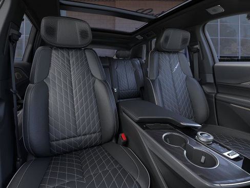 New 2026 Cadillac Lyriq V AWD/4WD image 16