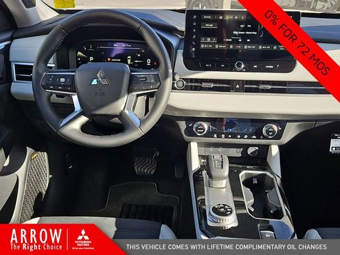 New 2026 Mitsubishi Outlander SE image 20