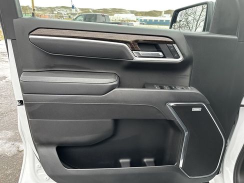 Used 2025 GMC Sierra 1500 Elevation w/ Preferred Package image 9