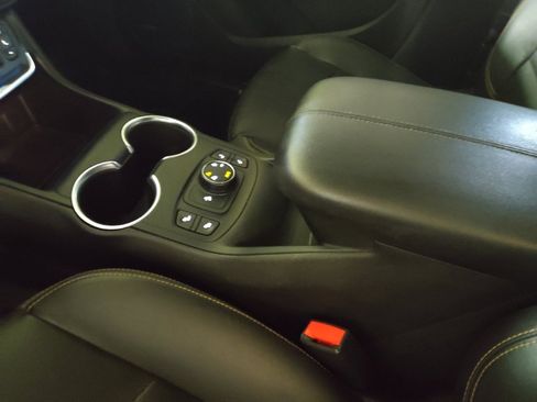 Used 2018 GMC Terrain SLT w/ Preferred Package AWD/4WD image 26