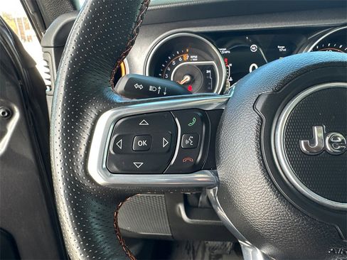 Used 2023 Jeep Gladiator Mojave w/ Cold Weather Group image 26