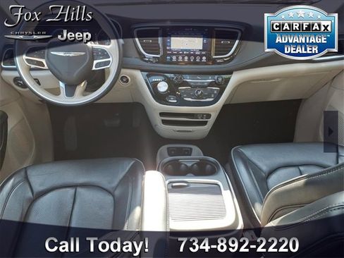 Used 2020 Chrysler Pacifica Limited w/ Tire & Wheel Group image 13