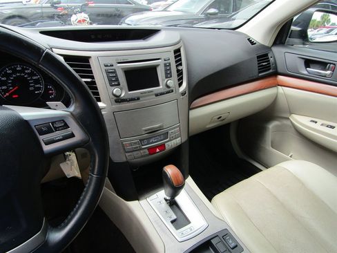 Used 2014 Subaru Outback 2.5i Limited AWD/4WD image 11