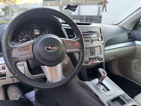 Used 2011 Subaru Outback 2.5i Premium w/ All-Weather Pkg AWD/4WD image 13