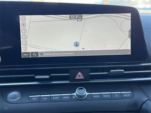 Used 2024 Hyundai Elantra Limited image 5