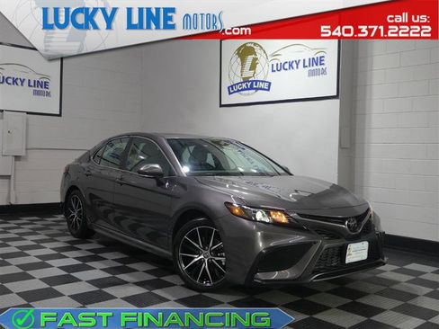 Used 2024 Toyota Camry SE w/ Cold Weather Package FWD image 1