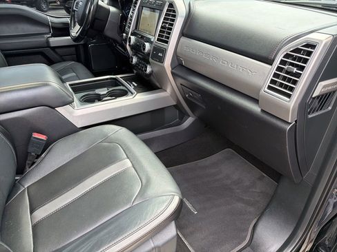 Used 2018 Ford F250 Platinum w/ Platinum Ultimate Package AWD/4WD image 32