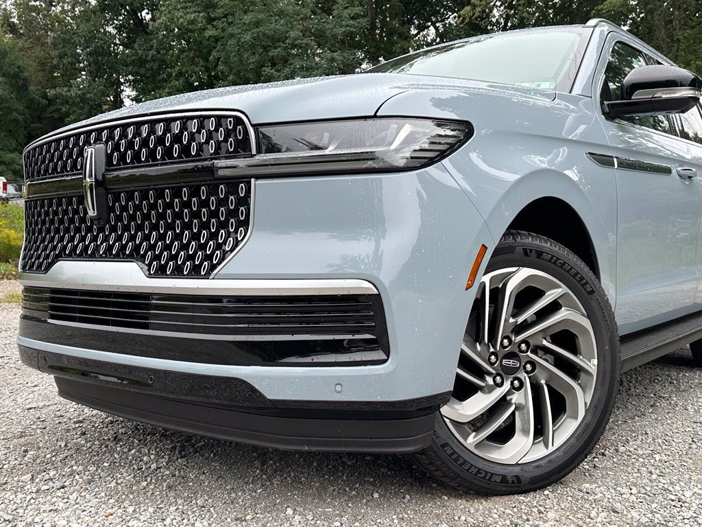 New 2027 Lincoln Navigator Premiere AWD/4WD image 31