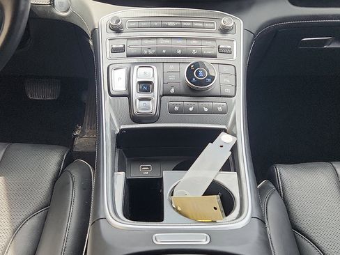 Certified 2022 Hyundai Santa Fe Limited AWD/4WD image 19