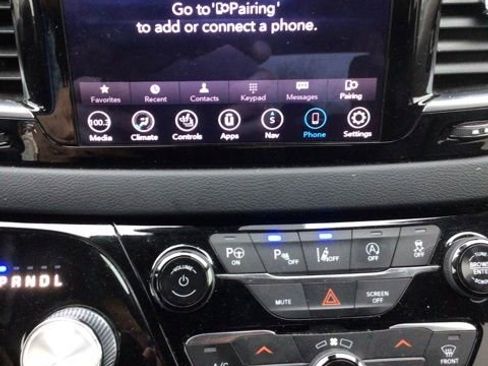 Used 2019 Chrysler Pacifica Touring-L Plus w/ Advanced Safetytec Group image 10