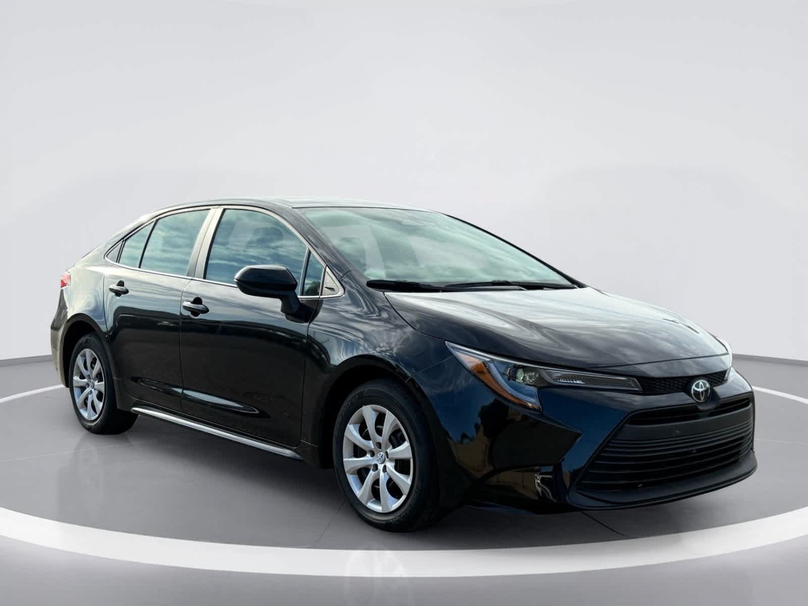 Used 2026 Toyota Corolla LE FWD image 7