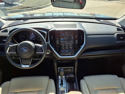 Used 2024 Subaru Ascent Premium w/ Convenience Package image 5