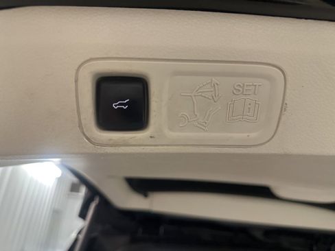 Used 2020 Lincoln Navigator Black Label w/ Cargo Convenience Package image 38