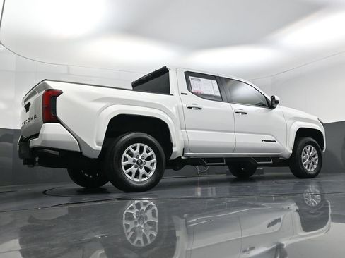Used 2025 Toyota Tacoma SR5 RWD image 20