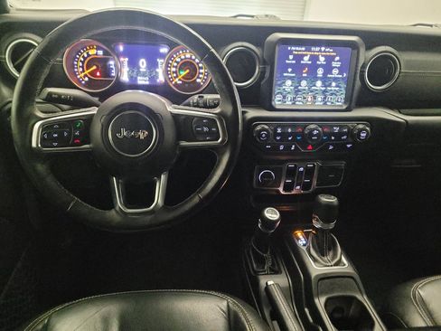 Used 2018 Jeep Wrangler Unlimited Sahara w/ Dual Top Group AWD/4WD image 22