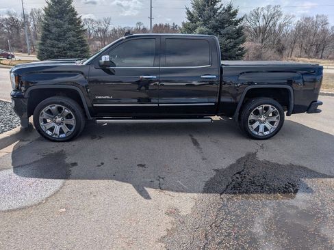 Used 2017 GMC Sierra 1500 Denali w/ Denali Ultimate Package image 6