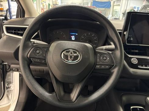 Used 2025 Toyota Corolla LE FWD image 13