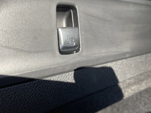 Certified 2022 Mercedes-Benz GLC 300 image 11