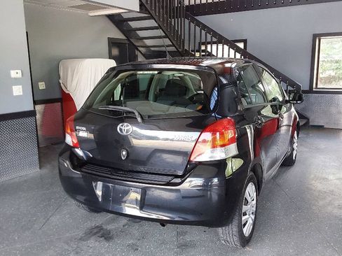 Used 2009 Toyota Yaris 4-Door Hatchback FWD image 9