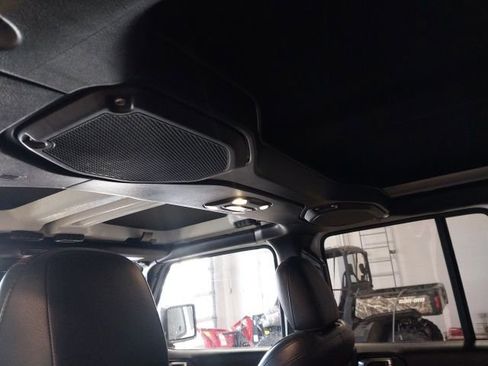 Used 2021 Jeep Wrangler Unlimited Rubicon image 12