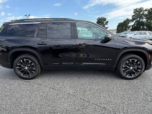 New 2026 Chevrolet Traverse LT w/ Sun and Wheel Package FWD image 5