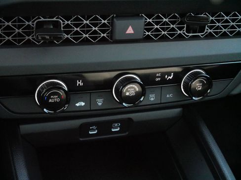 Certified 2025 Honda Accord LX image 23