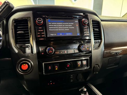 Used 2016 Nissan Titan Platinum Reserve image 22