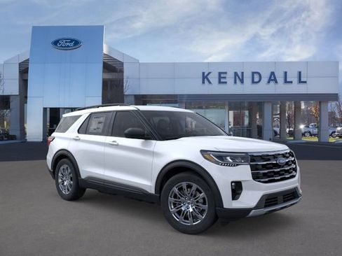 Used 2026 Ford Explorer Active w/ Active Comfort Package image 7