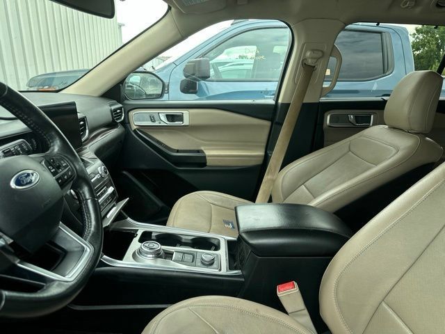 Used 2020 Ford Explorer Limited AWD/4WD image 6