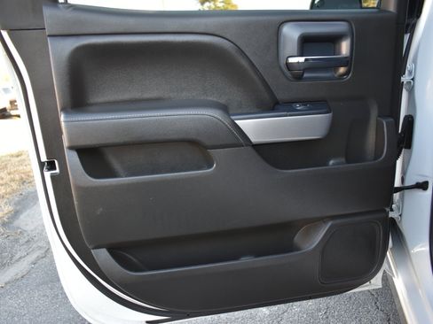 Used 2018 Chevrolet Silverado 1500 LT w/ All Star Edition image 36