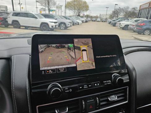 Used 2024 INFINITI QX80 Luxe image 22