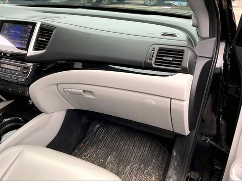 Used 2017 Honda Pilot Touring image 19