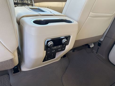 Used 2021 GMC Yukon XL Denali image 22