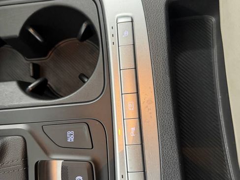 Used 2025 Kia Carnival FWD image 13