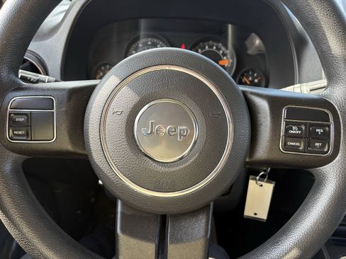 Used 2015 Jeep Patriot Sport w/ Power Value Group AWD/4WD image 32