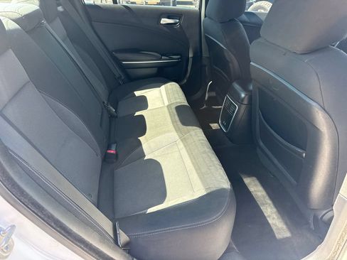 Used 2018 Dodge Charger SXT RWD image 16