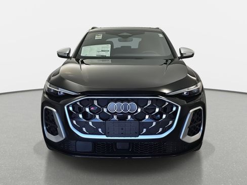New 2025 Audi SQ5 Prestige image 2