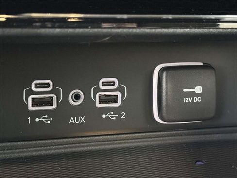 New 2025 Jeep Grand Cherokee Altitude image 6