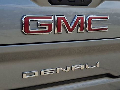 New 2026 GMC Sierra 2500 Denali w/ Denali Reserve Package image 25