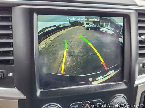 Used 2019 RAM 1500 Classic SLT w/ Luxury Group AWD/4WD image 13