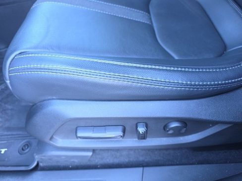 Used 2025 Honda Pilot EX-L image 13