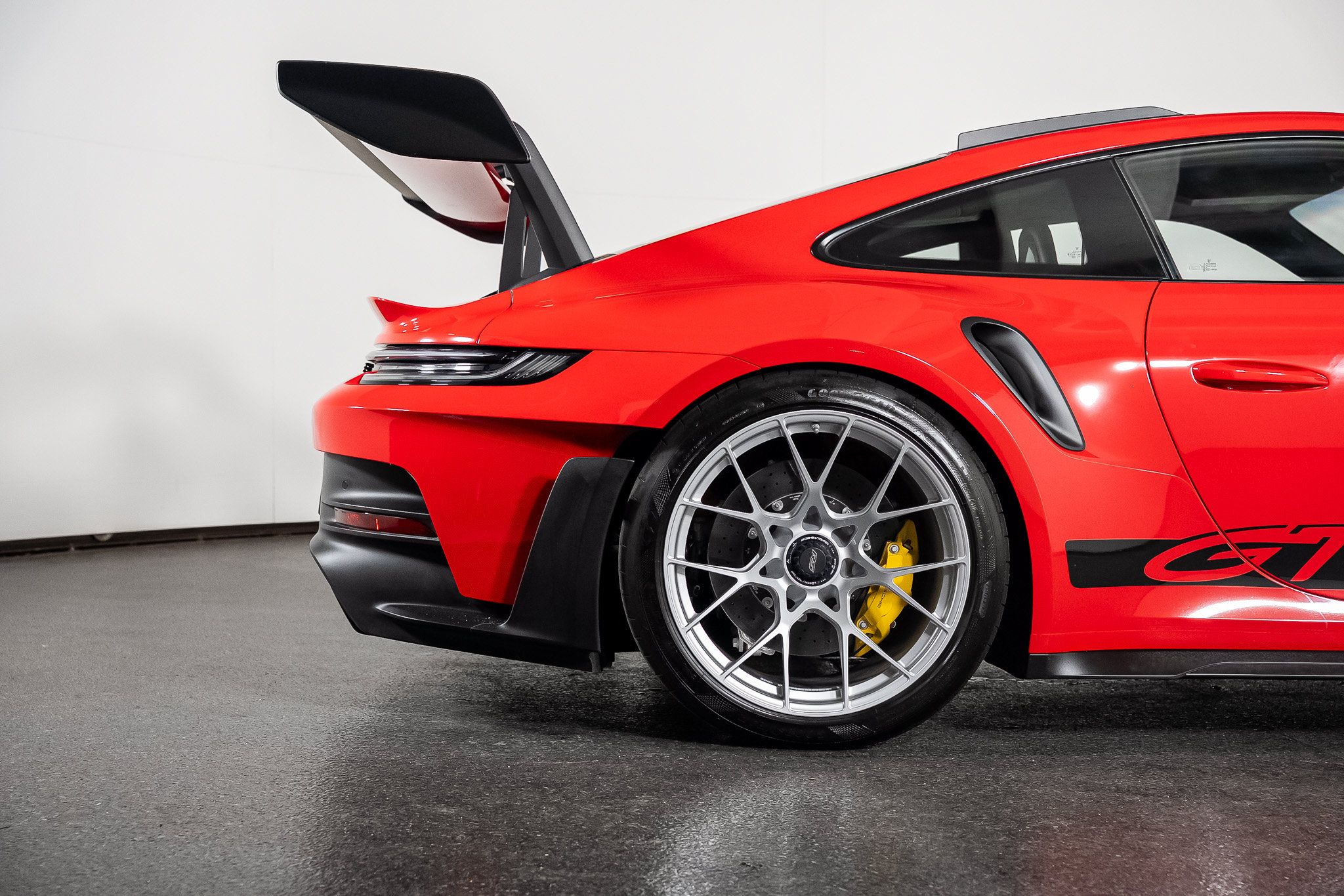 Used 2025 Porsche 911 GT3 RS RWD image 30