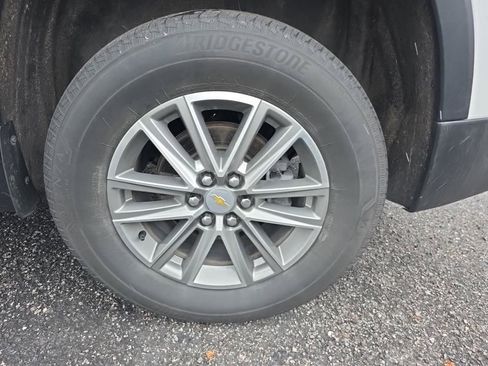 Used 2023 Chevrolet Traverse LT image 19