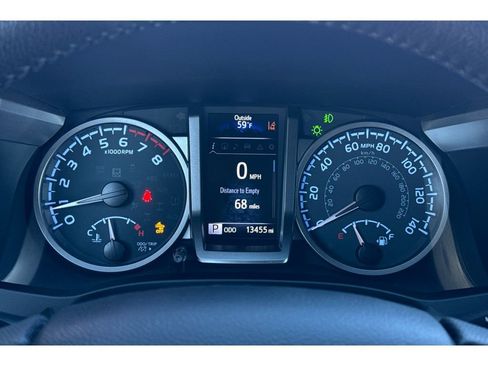 Certified 2021 Toyota Tacoma Limited image 27