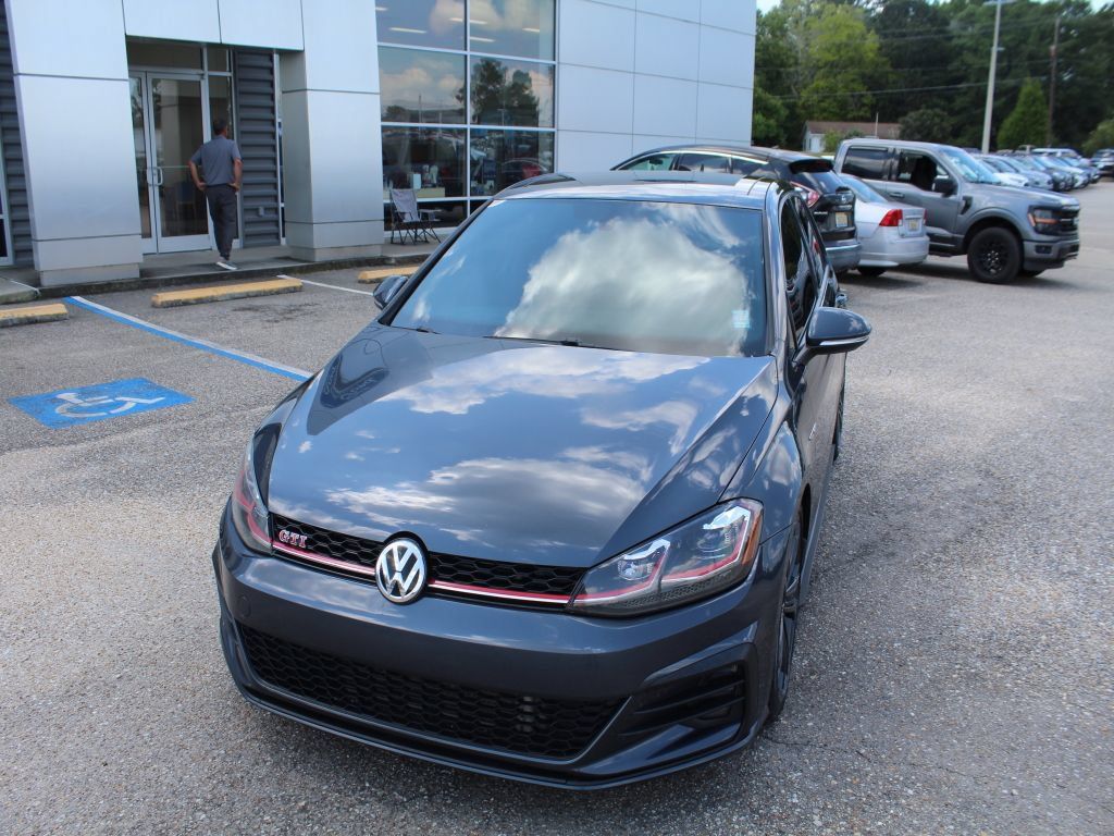 Used 2018 Volkswagen GTI SE w/ SE Leather Package FWD image 4