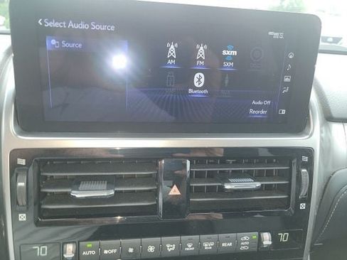 Used 2023 Lexus GX 460 Luxury w/ Sport Design Package AWD/4WD image 22