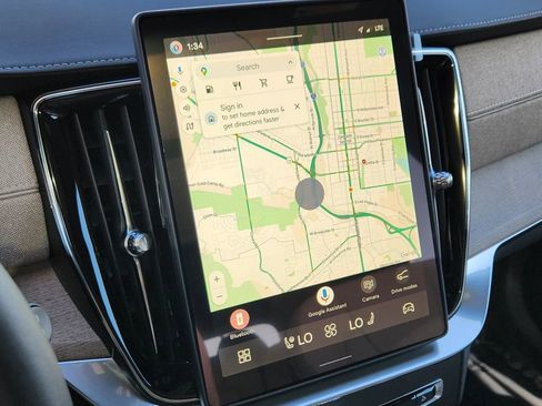 New 2026 Volvo XC90 B5 Plus w/ Protection Package Premier image 7