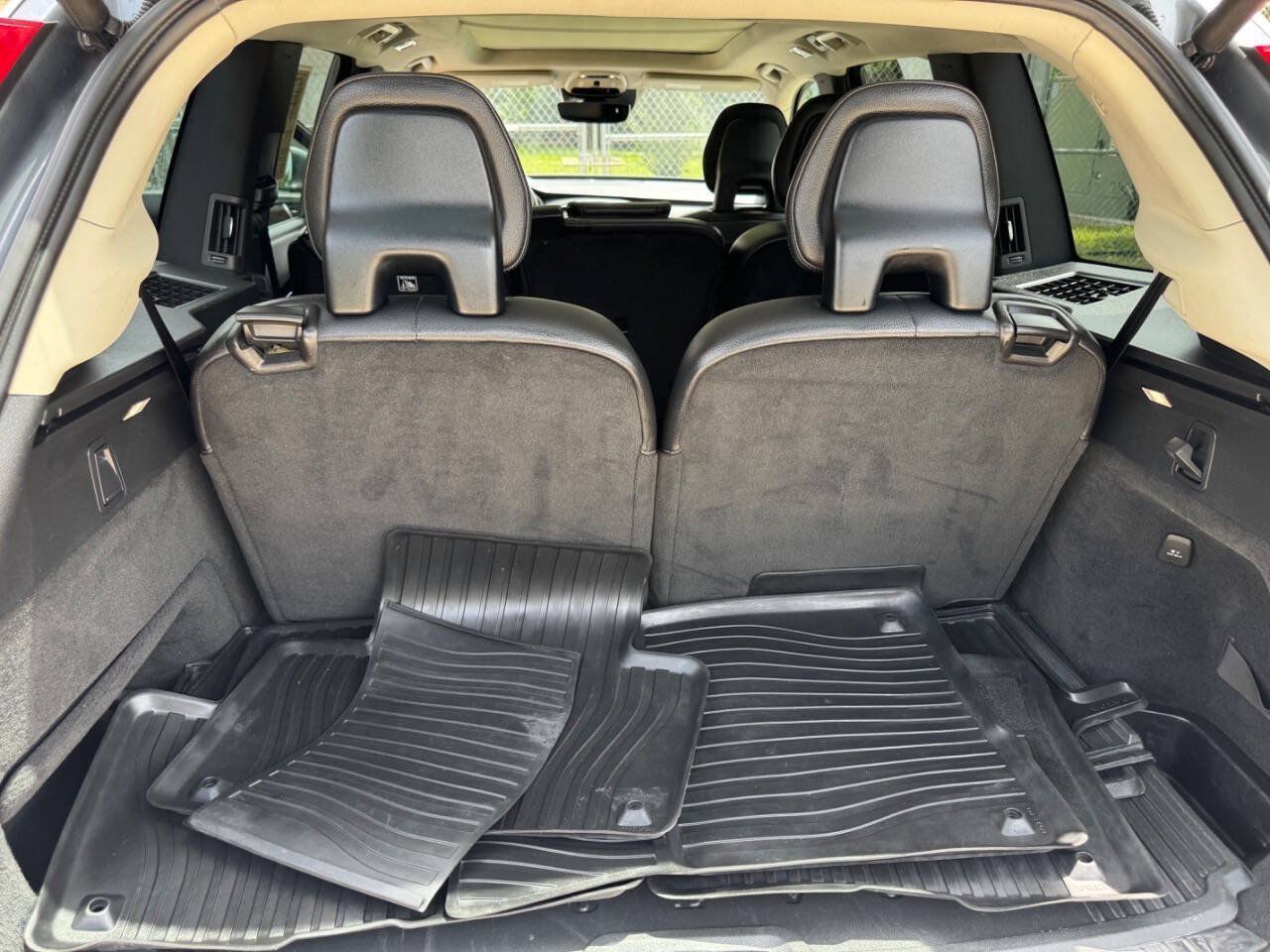 Used 2017 Volvo XC90 T6 Momentum w/ Vision Package AWD/4WD image 19
